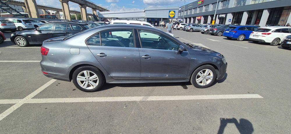 Volkswagen Jetta 1.4 TSI Hybrid DSG Comfortline • 2013 • Automată