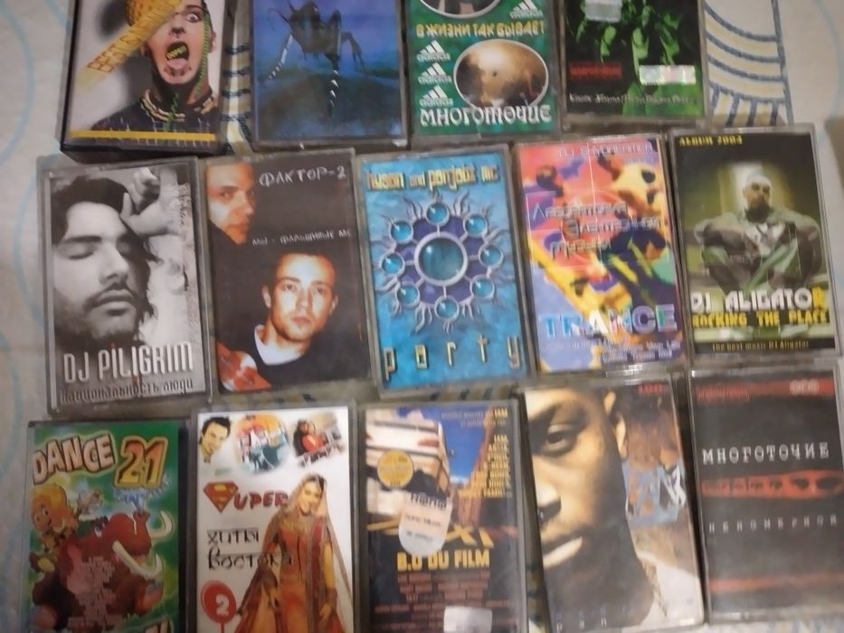 Книги разные по 50 тенге