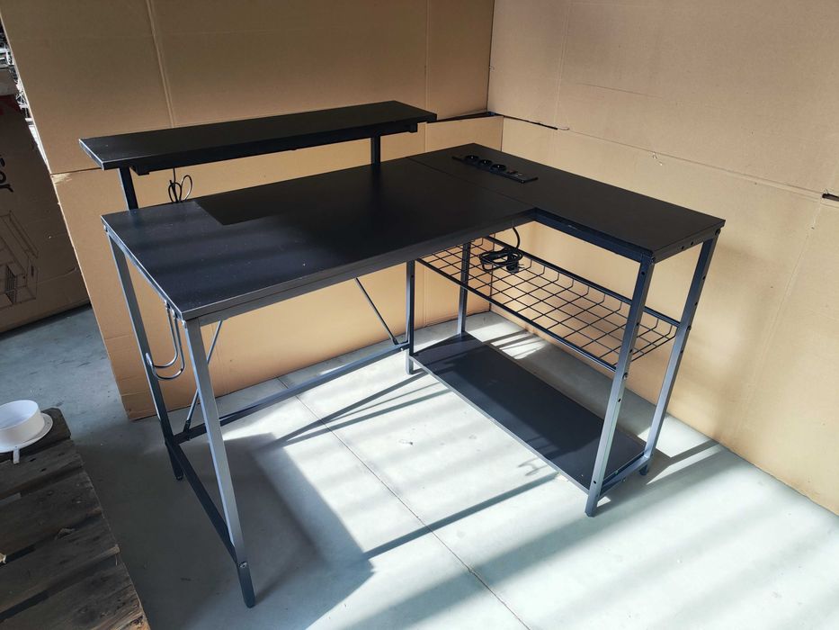 Bestier L-образно бюро с LED и контакти