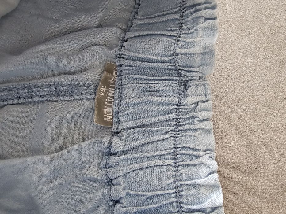 Продавам пет чифта дънки