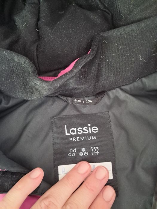 Продам зимний пуховик куртку  на девочку