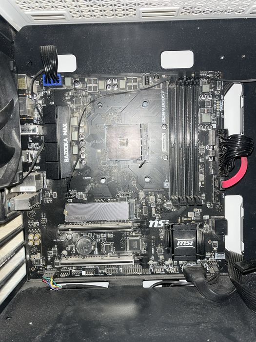Placa de baza bazooka max wifi + un nvme adata de 512gb