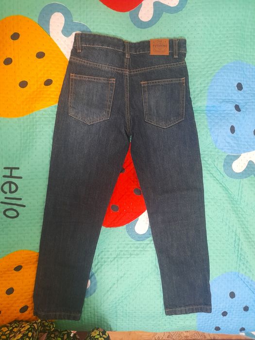 Продам джинсы на мальчика.
