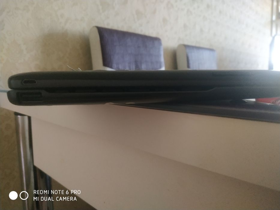 Продаю планшет с клавиатурой