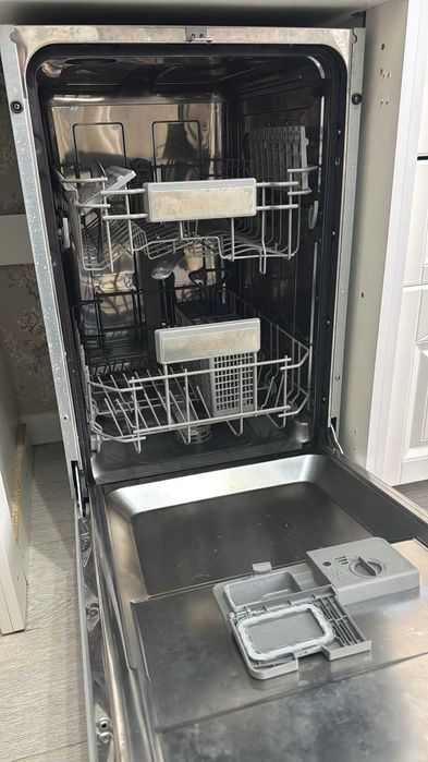 Продам посудомоечную машинку