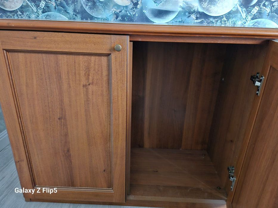 Тумбочка деревянная