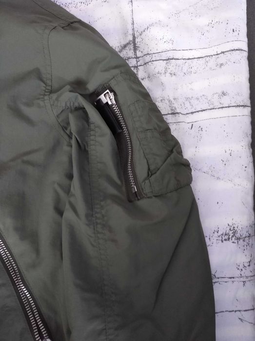 Яке  H&M пролетно- бомбър ръст 146. Пролетно Rebel ръст 158.