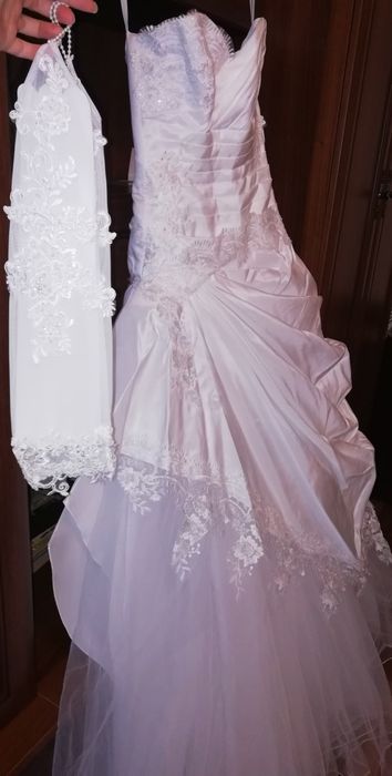 Свадебное платье! Фата, перчатки в подарок!