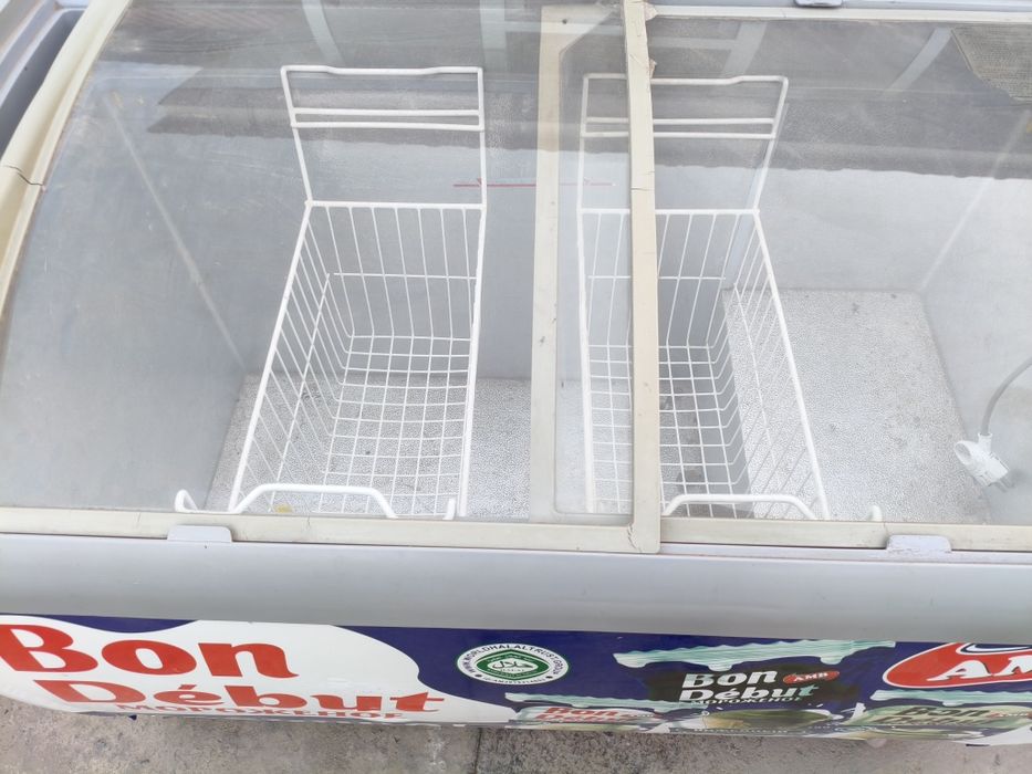 Морозильник сотилади