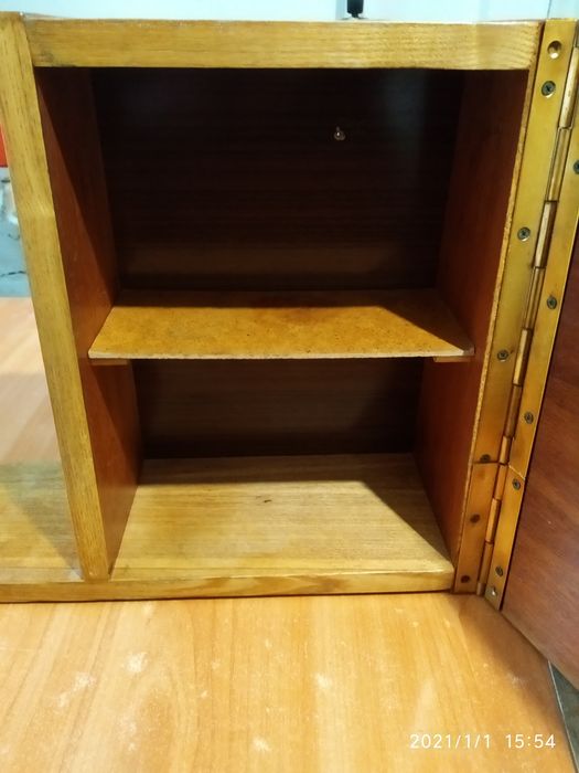 Полка  настенная деревянная