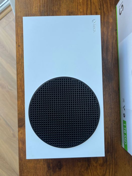 Vând Xbox Series S 1 tb white