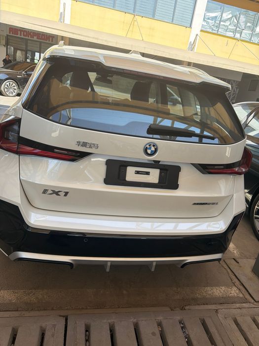 BMW Ix1 25L M poket 2025 yil