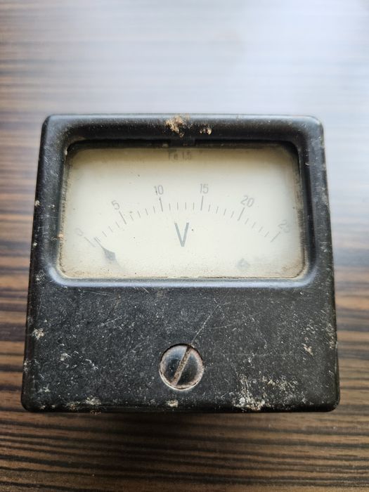 Продават се волтмери