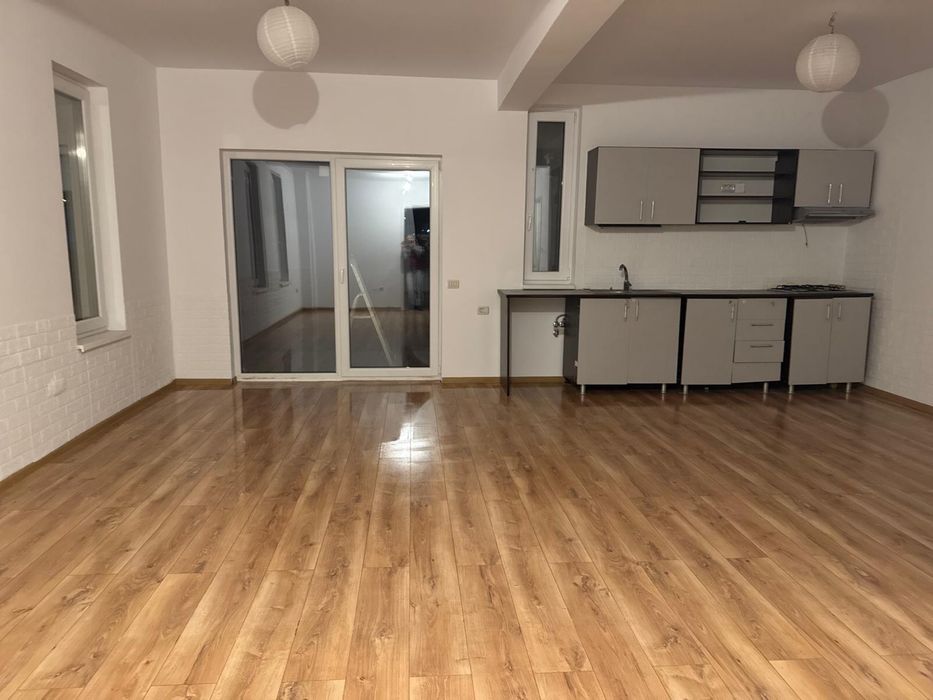 Duplex 1/2 de inchiriat