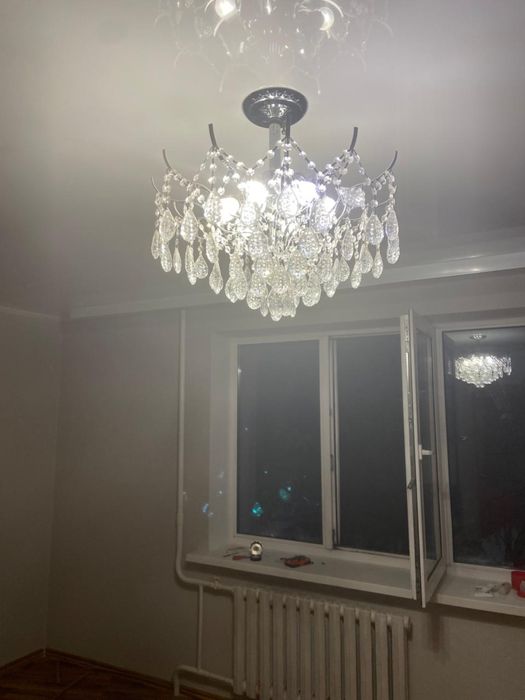 СРОЧНО продам люстры  по 2 тыс
