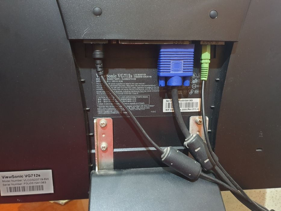 Monitor Viewsonic VG 712s cu boxe incorporate