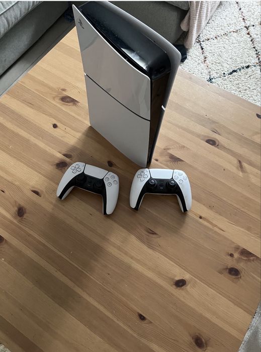 Playstation 5 +2 controllere