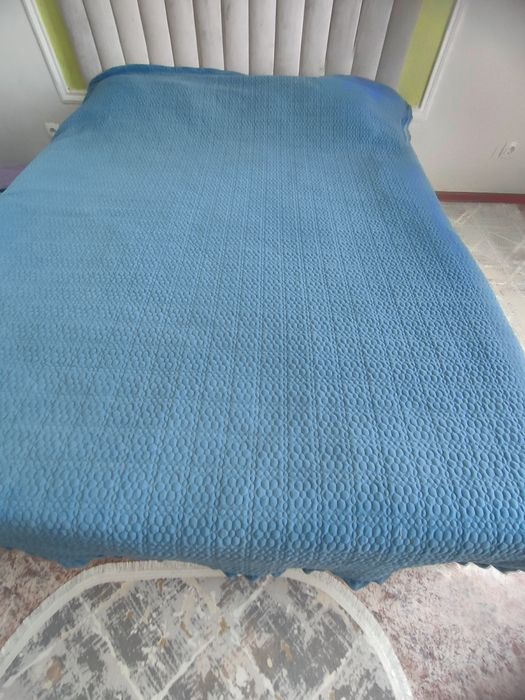 Продам покрывало для кровати.230/200.