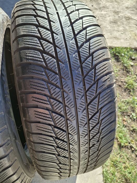 2  Anvelope de iarnă  225 55 r17 Bridgestone
