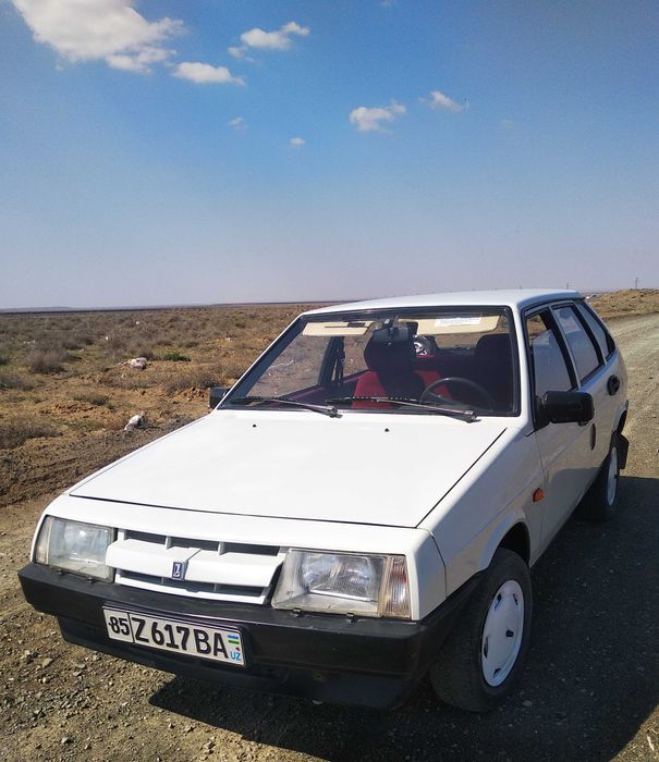 Ваз 2109 Спутник 1989 года с новыми запчастями на Двс, КПП и инструм.