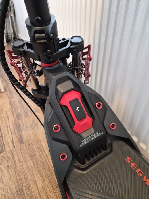 Trotineta electrica Segway ZT3 PRO