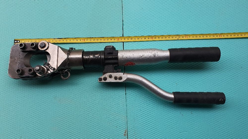 Ръчна Хидравлична ножица за кабели до 50mm  Cembre