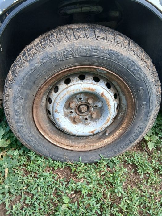 Продам резина с дисками для ваз/70 R13