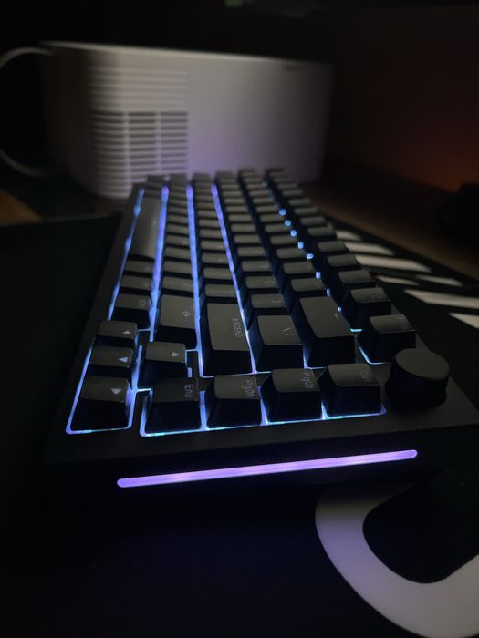 Tastatura de la Glorious GMMK pro cu full custom