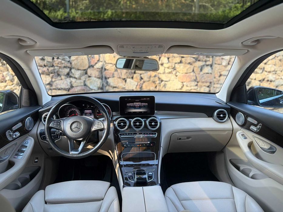 GLC 300 4Matic 4x4 Panoramic/ Camera/ Piele bej/ Memorii scaune/ Burmester
