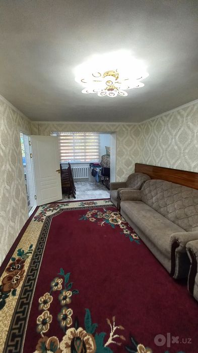 Продаётся 3/1/4 М Улугбекский р-н Ялангач м-в