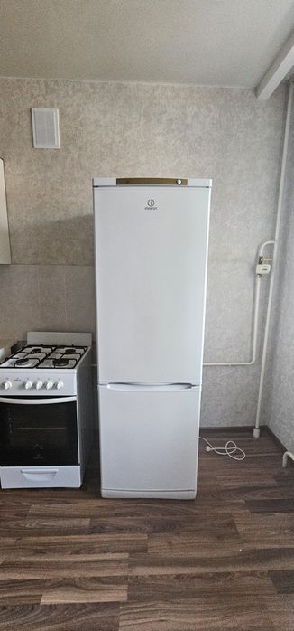 Продам холодильник INDEZIT