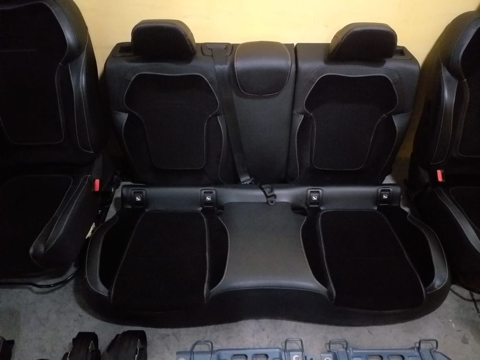 Bancheta Megane IV 4
