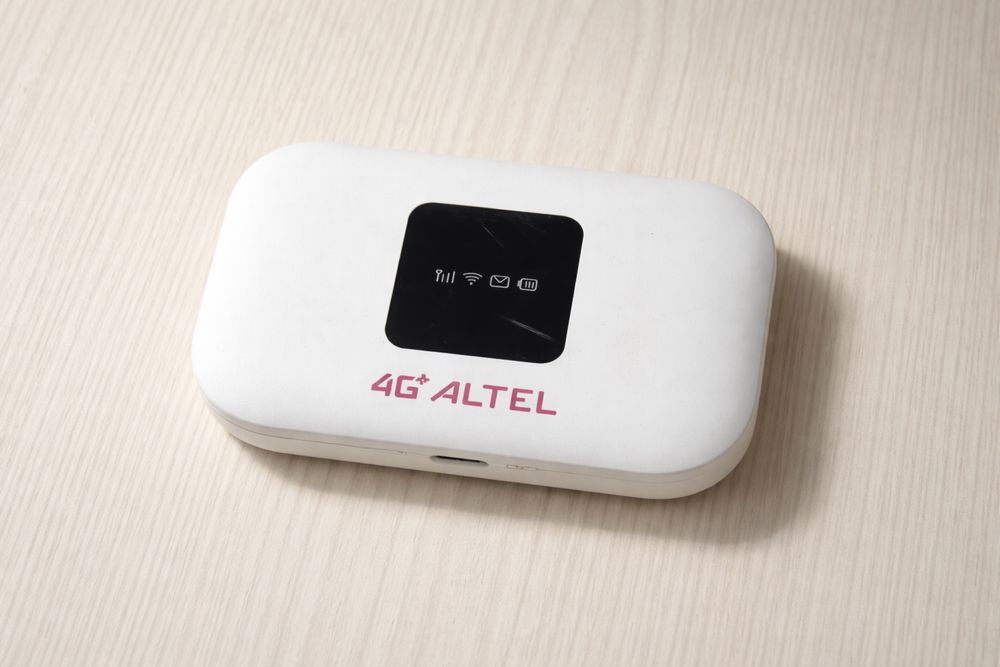 Продаётся мобильный Wi-Fi роутер altel 4G