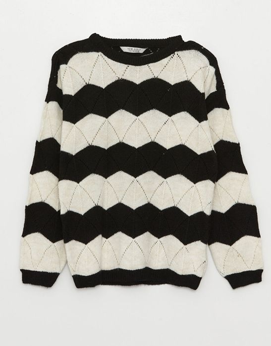 Свитер чёрно-белый