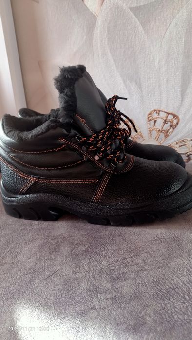 Продам новые муж ботинки