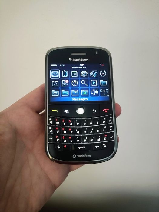 Blackberry Bold 9000 cu încărcător și card ( decodat)