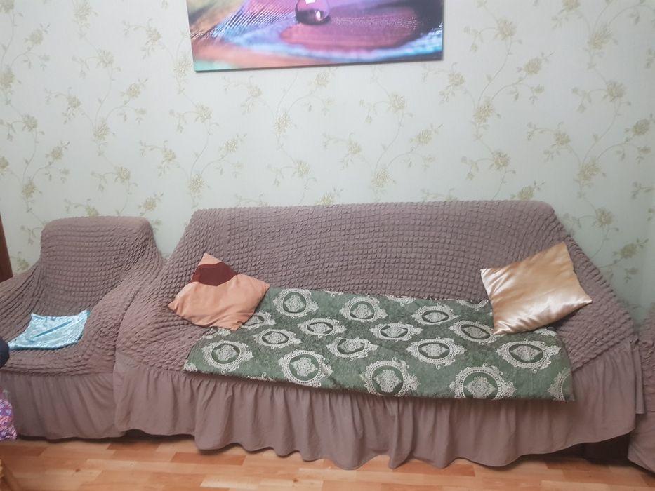 диван с креслами б/у 30000