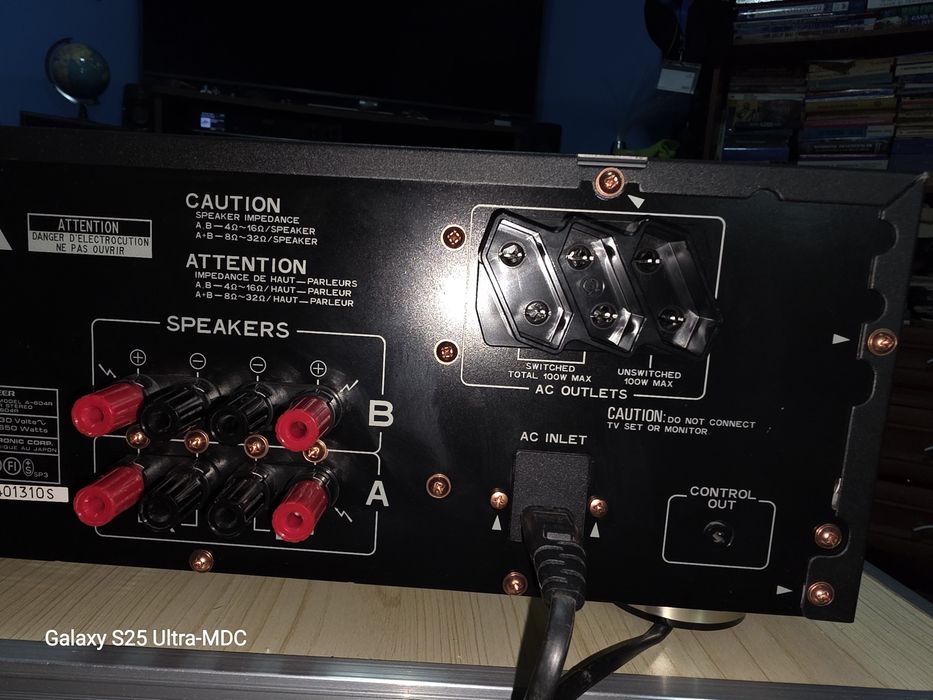 Vând amplificator audio stereo Pioneer A604 R-made in Japonia, cu telecomanda