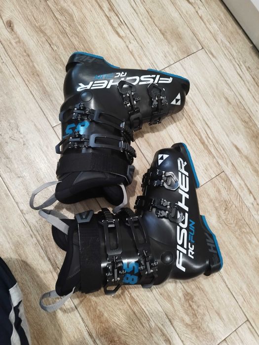 CLAPARI MARIMEA 288 mm  24,5 potriviti 37-38,5  350 lei