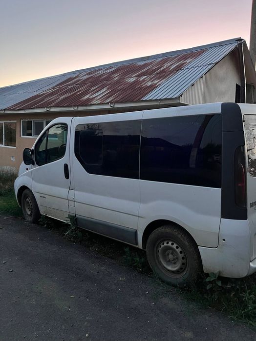 Renault Trafic 2.5 Diesel 2006-2011 - fostă ambulanță Belgia - ideala proiect/piese