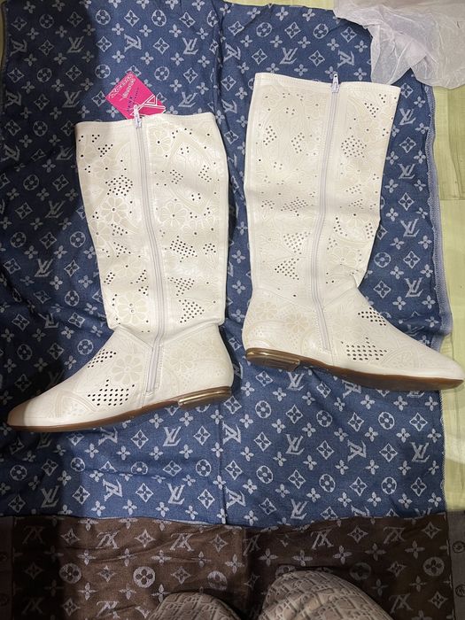 Чисто нови дълги ботуши