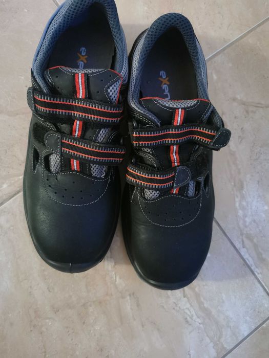 Sandale cu vârf metalic nr 44