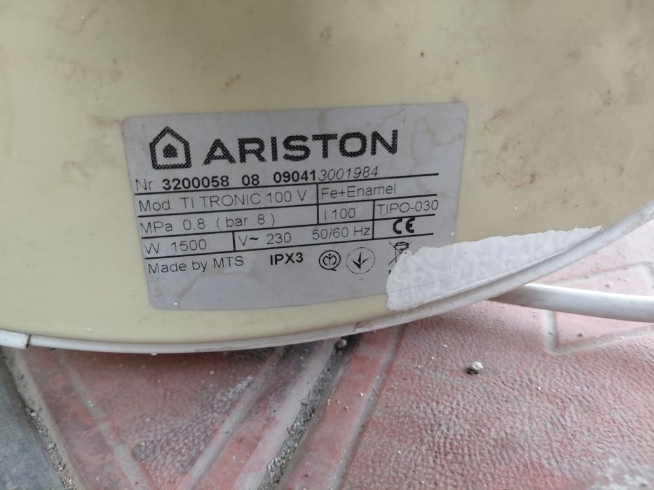 Водонагреватель Аристон 100 л