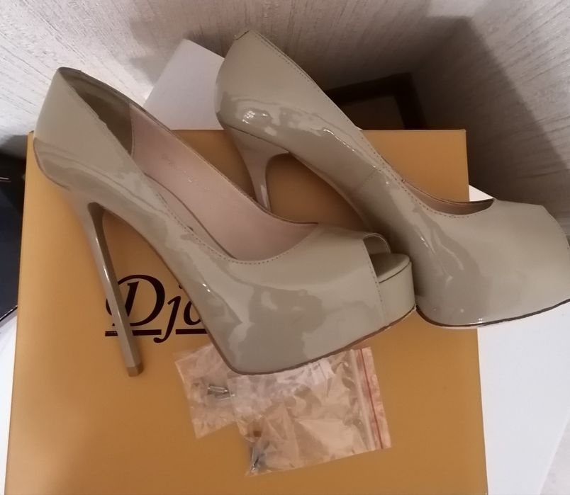 Туфли на шпильке