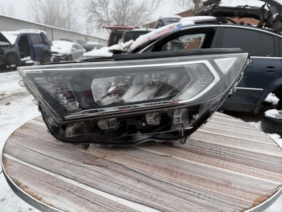Фар Toyota Rav 4