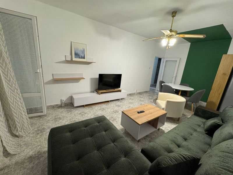 Дава се под наем Тристаен апартамент в София, Дружба 2 - 65 кв.м за 715 € - Снимка #1