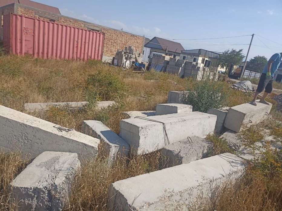Бетонные блоки для прдвала