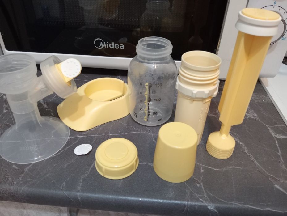 Medela: Молокоотсос ручной BASE