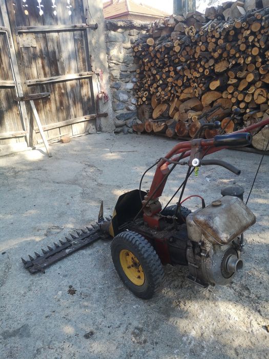 Vând motocoasa Bumbesti jiu