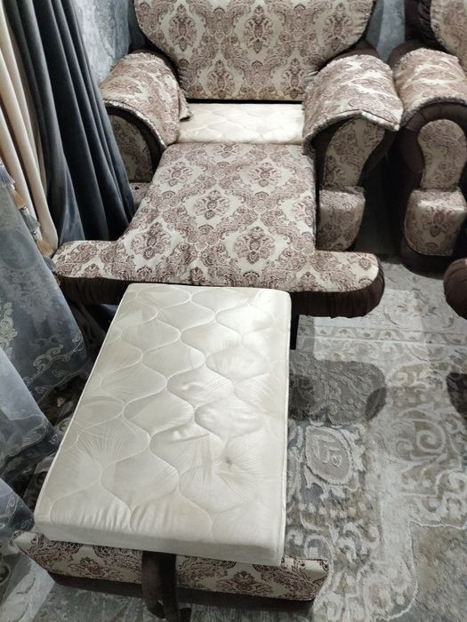 Продам диван с креслом раздвижной